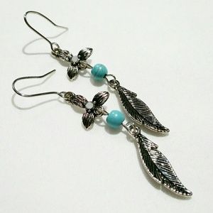 2/$22☆Dangling flower feather earrings